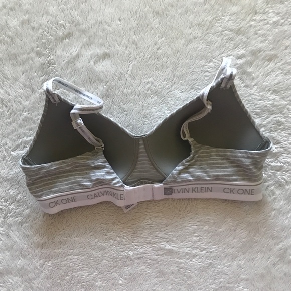 Calvin Klein - Ck One Cotton Lightly-Lined Wirefree Bralette - Picture 4 of 6